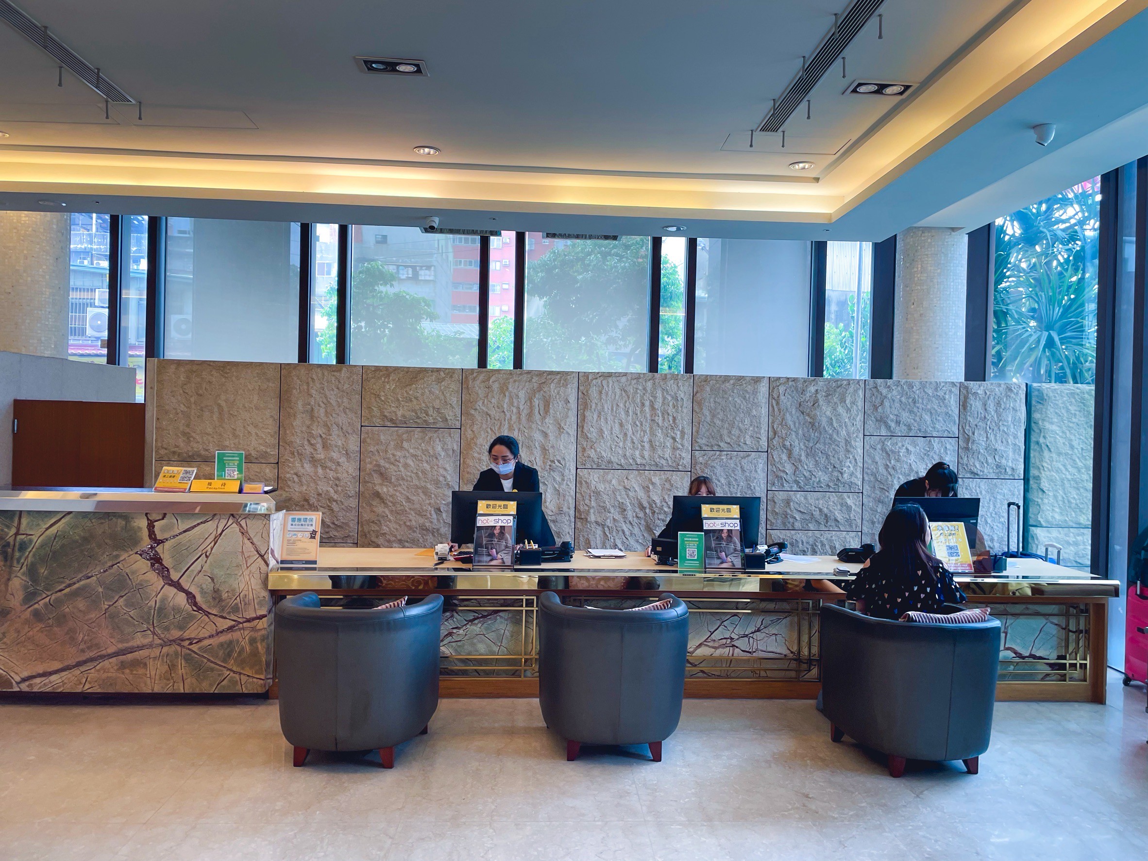 2025【台中仲信金鬱金香酒店】好玩親子設施與露天泳池的酒店
