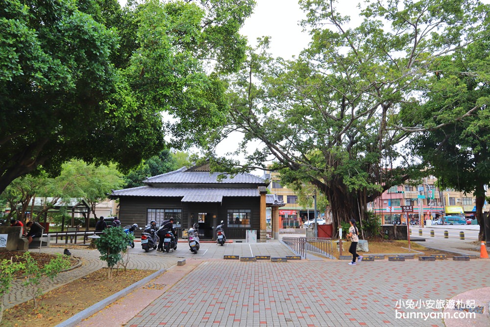 台南》龍貓迷注意！大目降文化園區巨大龍貓出沒，新化武德殿彈簧地板好有趣～