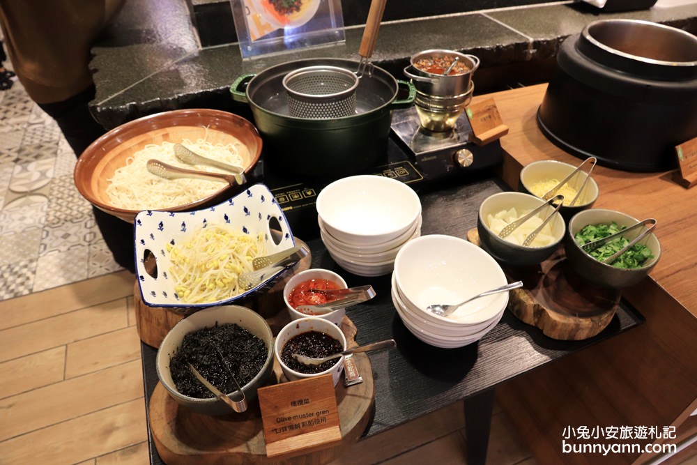 捷絲旅高雄站前館｜蔬食百匯好豐富，親子主題房玩翻天