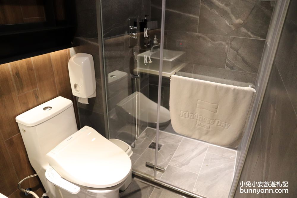 台南「康橋慢旅」文青系旅店，早餐宵夜下午茶免費吃到飽