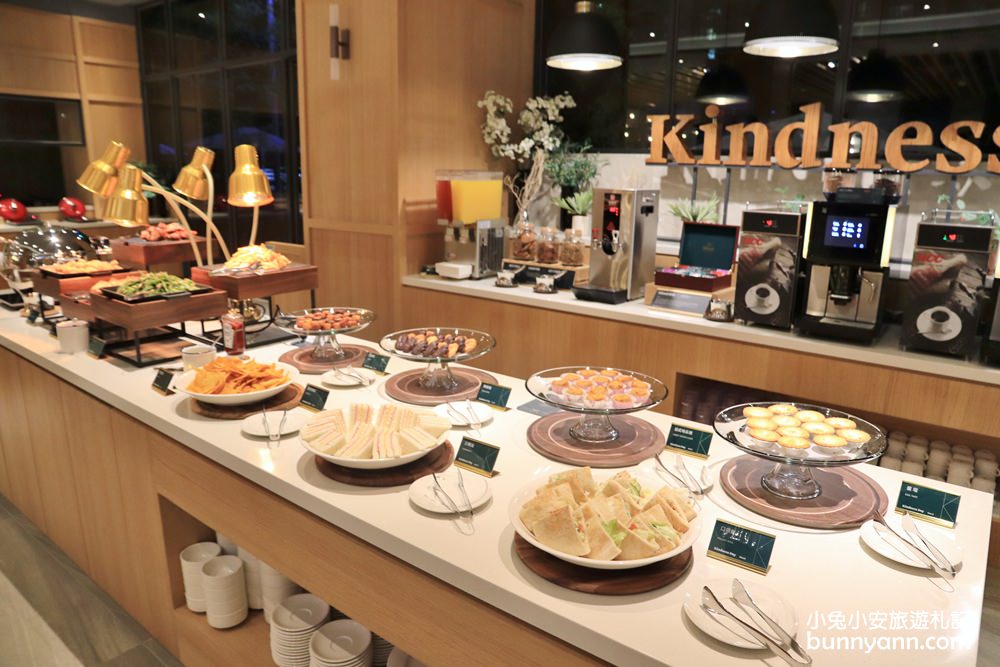 台南「康橋慢旅」文青系旅店，早餐宵夜下午茶免費吃到飽