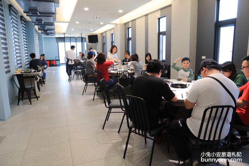 阿裕牛肉涮涮鍋崑崙店(阿裕牛肉湯二店)溫體牛肉配滷肉飯好吃。