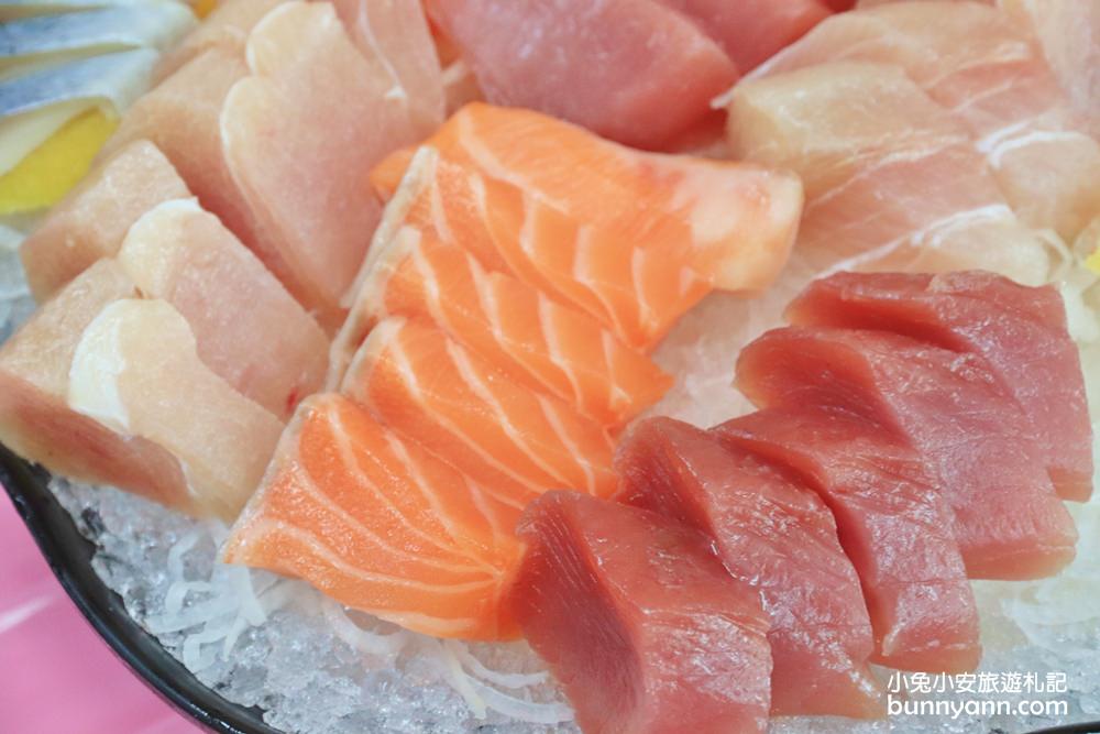 屏東後壁湖美食邱家生魚片，兩百元整整40片生魚片吃到爽。