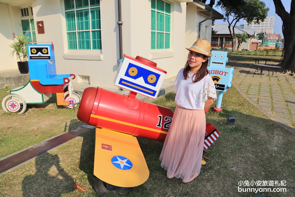 屏東景點》勝利星村創意生活園區，老眷村大翻身！機器人、小屁孩好可愛～