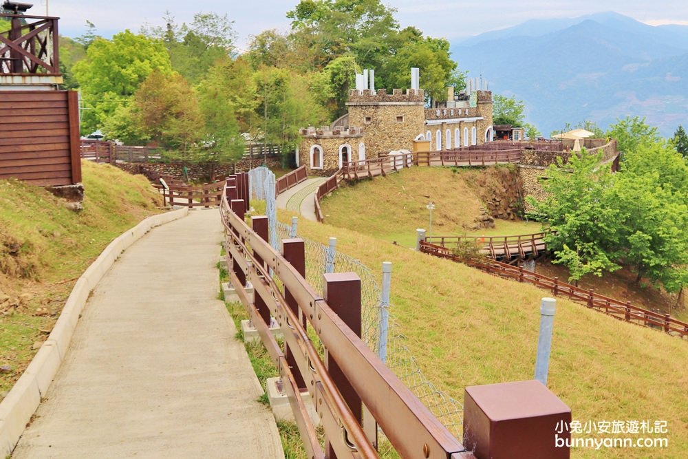 南投【清境天空步道】最美高空景觀步道伸手就能摸到雲朵