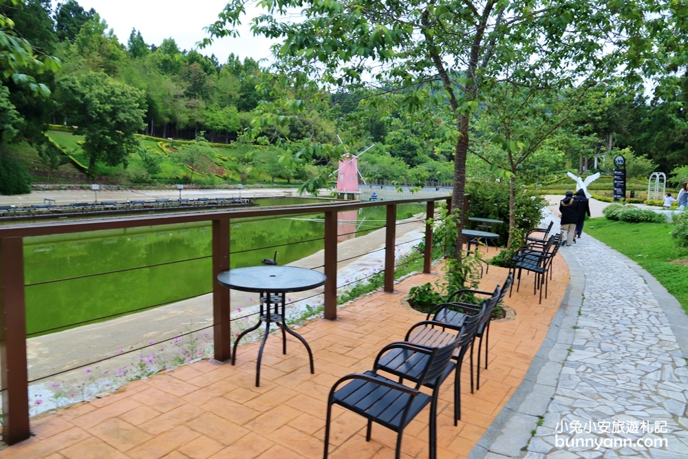 清境農場小瑞士花園，精彩水舞秀、水上教堂，美麗天空花園