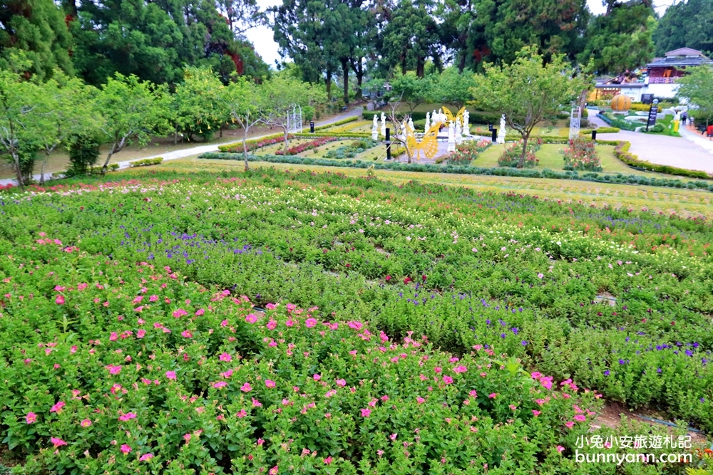 清境農場小瑞士花園，精彩水舞秀、水上教堂，美麗天空花園