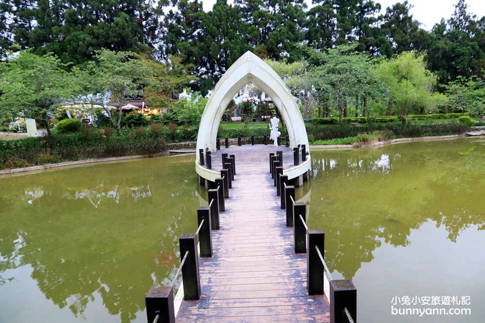 清境農場小瑞士花園，精彩水舞秀、水上教堂，美麗天空花園