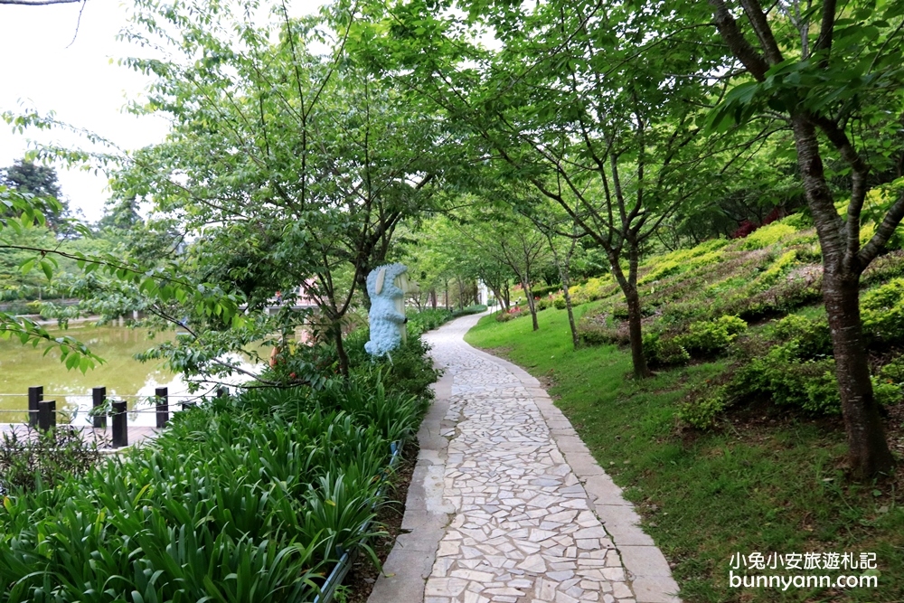 清境農場小瑞士花園，精彩水舞秀、水上教堂，美麗天空花園