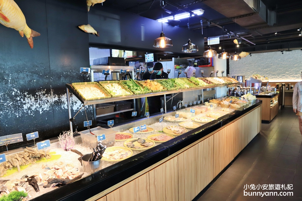 台南美食》饗麻饗辣聚餐最狂選擇！食物種類超多麻辣鍋物店，冰淇淋、螃蟹、現切優質肉片，快糾團來吃一檔～