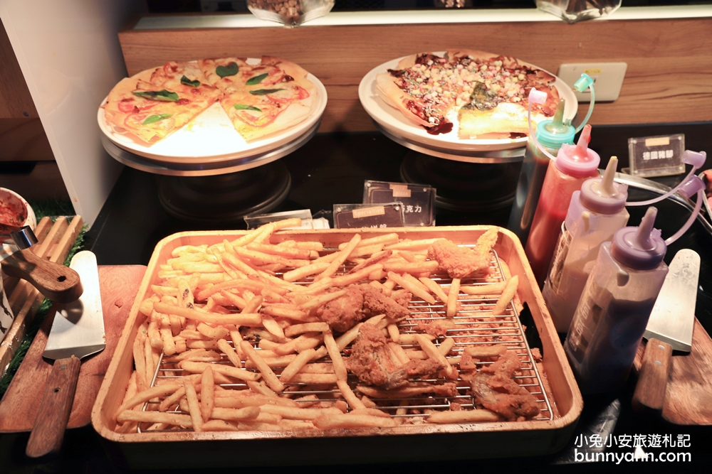 台南美食》饗麻饗辣聚餐最狂選擇！食物種類超多麻辣鍋物店，冰淇淋、螃蟹、現切優質肉片，快糾團來吃一檔～
