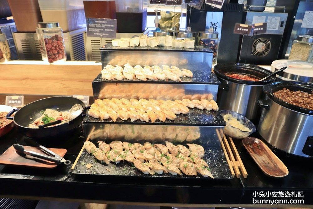 台南美食》饗麻饗辣聚餐最狂選擇！食物種類超多麻辣鍋物店，冰淇淋、螃蟹、現切優質肉片，快糾團來吃一檔～