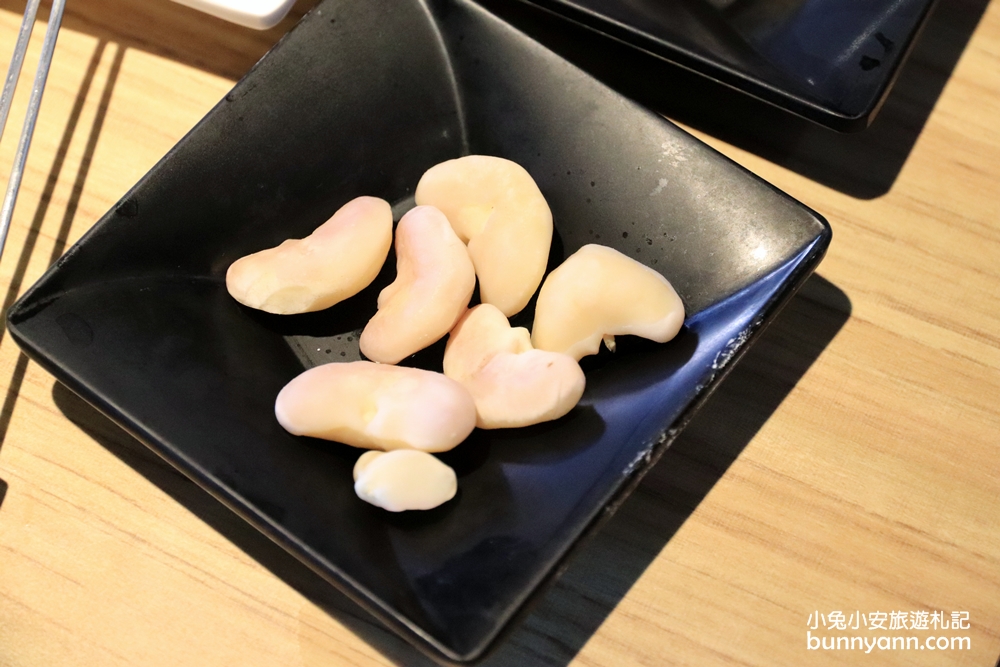 台南美食》饗麻饗辣聚餐最狂選擇！食物種類超多麻辣鍋物店，冰淇淋、螃蟹、現切優質肉片，快糾團來吃一檔～