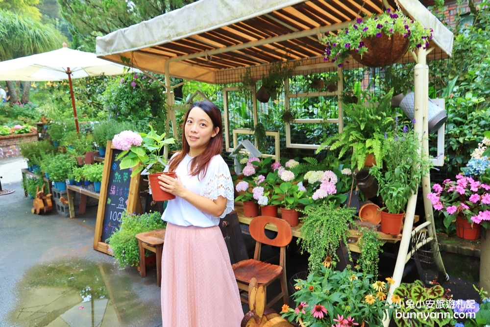 台中薰衣草森林新社店一日遊，到訪夢幻紫色花海與大自然森林園區