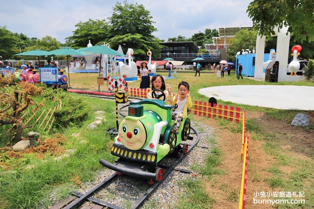 超好玩【鵝媽媽鵝童樂園】旋轉天鵝萌力爆發，主題鵝群免費拍