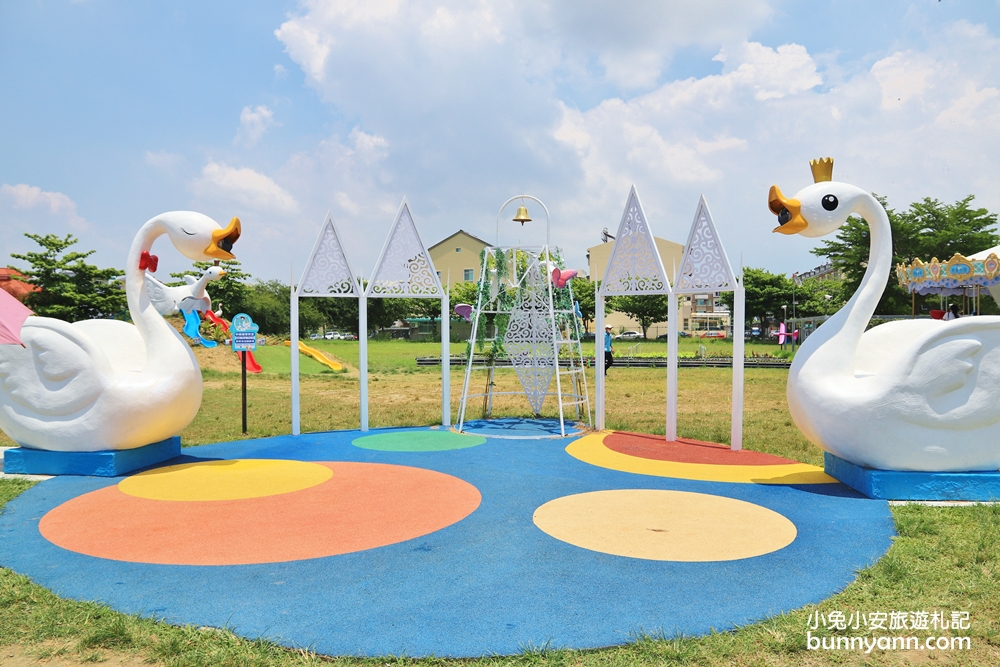超好玩【鵝媽媽鵝童樂園】旋轉天鵝萌力爆發，主題鵝群免費拍