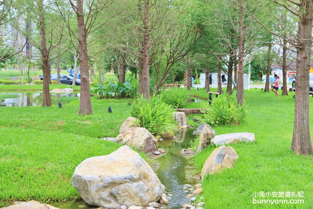 台中新景點》期間限定!南屯區浮島森林夢幻登場，都市裡的水中天堂島嶼~
