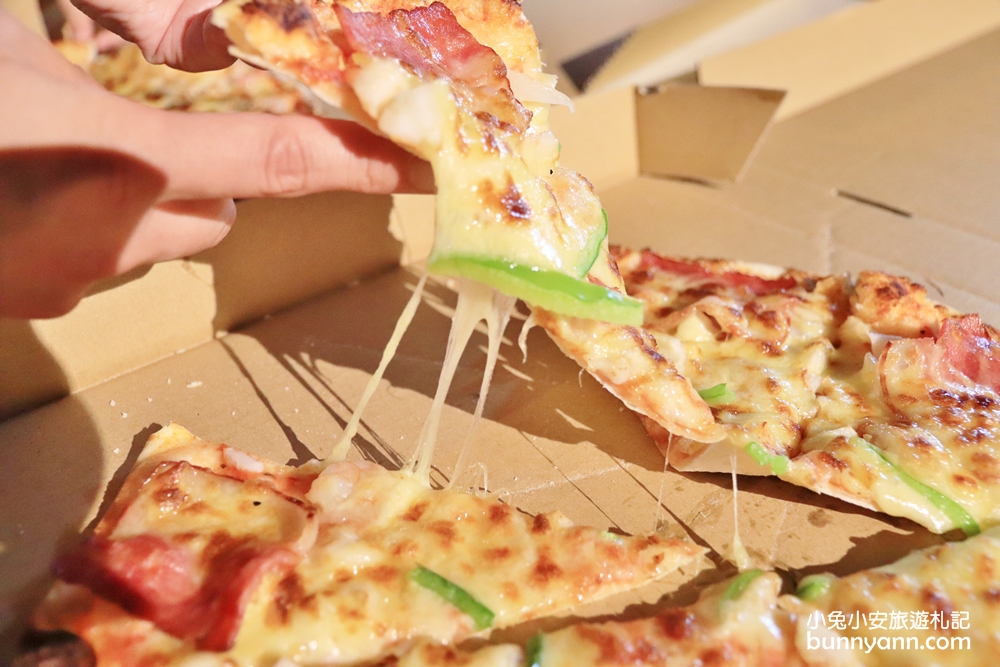 墾丁「紅磚窯手工窯烤pizza」荔枝木磚窯烘烤，現吃一片回味無窮