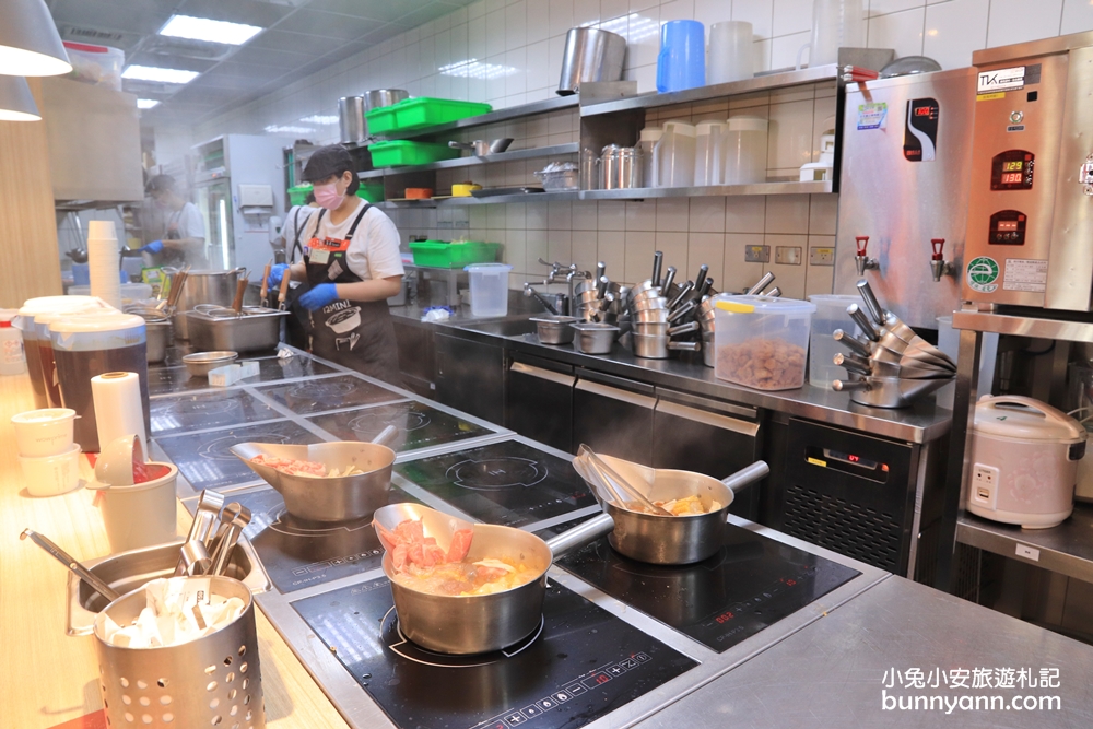 台中美食》幫你刷好的肉滿滿火鍋！12MINI台中公益店，飲料無限暢飲，食肉派主義大推薦～