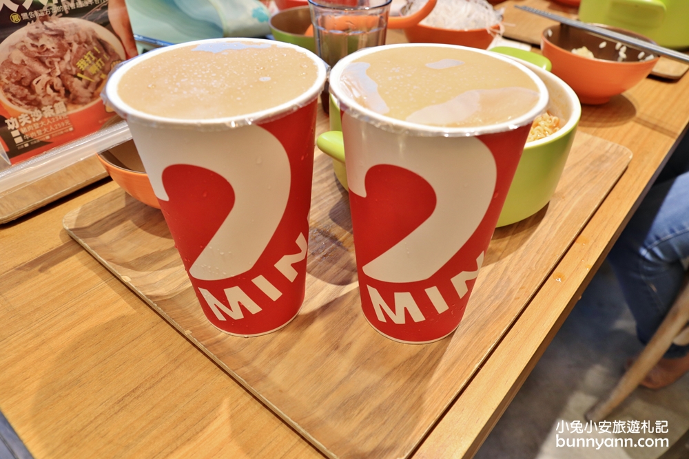 台中美食》幫你刷好的肉滿滿火鍋！12MINI台中公益店，飲料無限暢飲，食肉派主義大推薦～