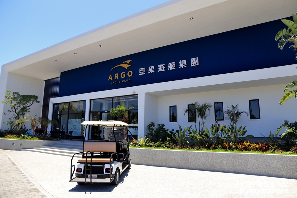 台南亞果安平店》吹吹風精品咖啡館，希臘式度假來看海喝咖啡