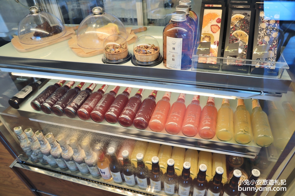 台南亞果安平店》吹吹風精品咖啡館，希臘式度假來看海喝咖啡