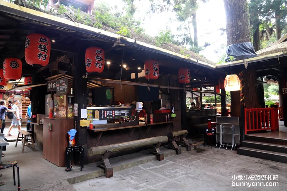 溪頭「妖怪村」人氣商圈，現烤咬人貓麵包好好吃，一日遊、附近景點攻略