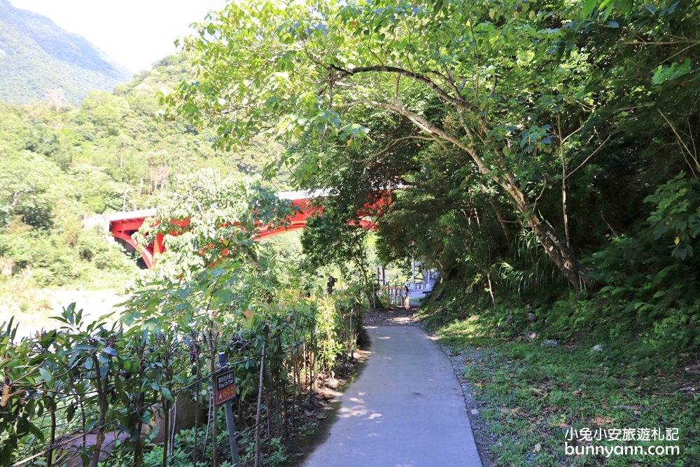 花蓮景點小錐麓步道，15分鐘攻略兩條吊橋與太魯閣河谷。