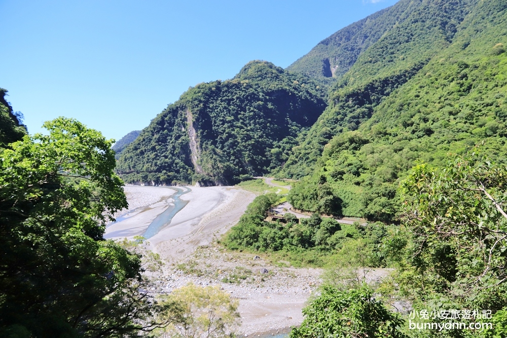 花蓮景點小錐麓步道，15分鐘攻略兩條吊橋與太魯閣河谷。