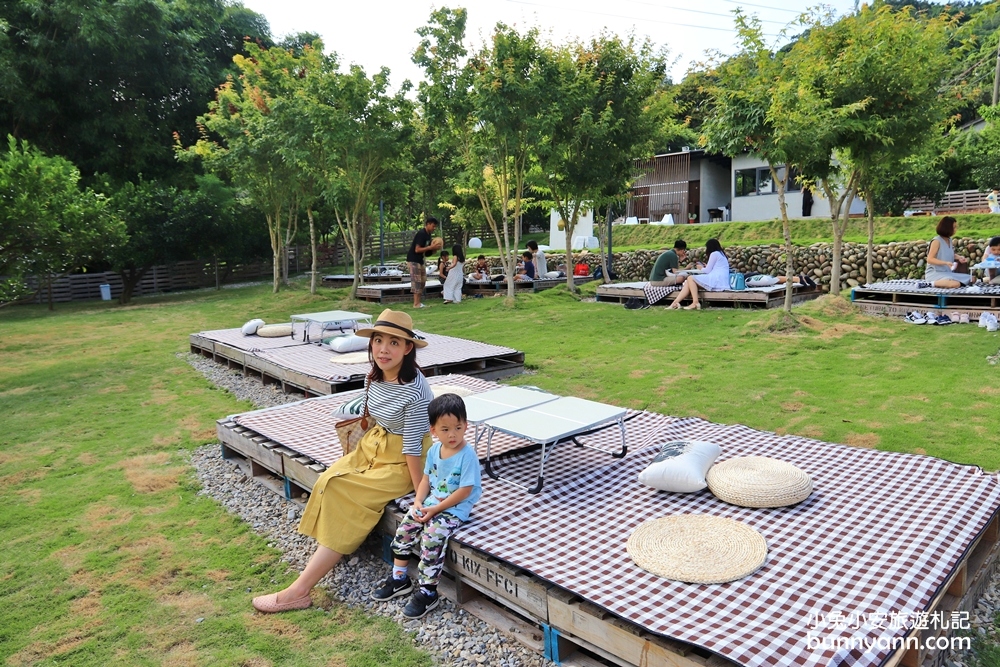 台中野餐秘密基地》日日木木草地餐廳，浪漫帳篷、橘子樹林，周末來這野餐~