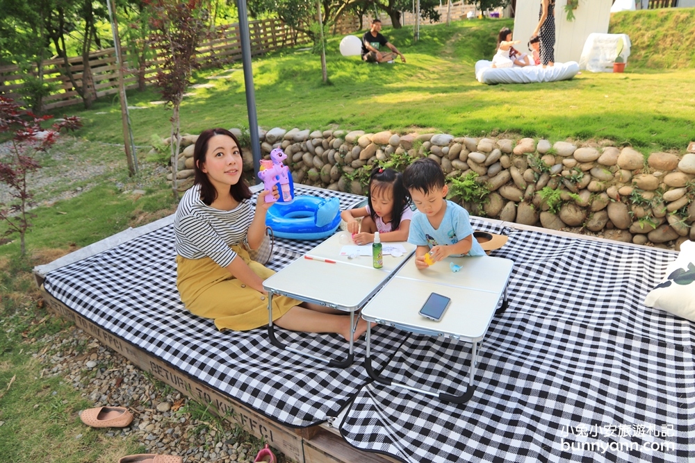 台中野餐秘密基地》日日木木草地餐廳，浪漫帳篷、橘子樹林，周末來這野餐~