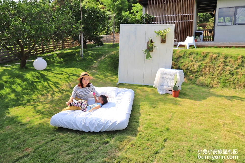 台中野餐秘密基地》日日木木草地餐廳，浪漫帳篷、橘子樹林，周末來這野餐~