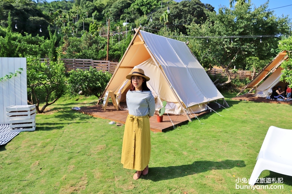 台中野餐秘密基地》日日木木草地餐廳，浪漫帳篷、橘子樹林，周末來這野餐~