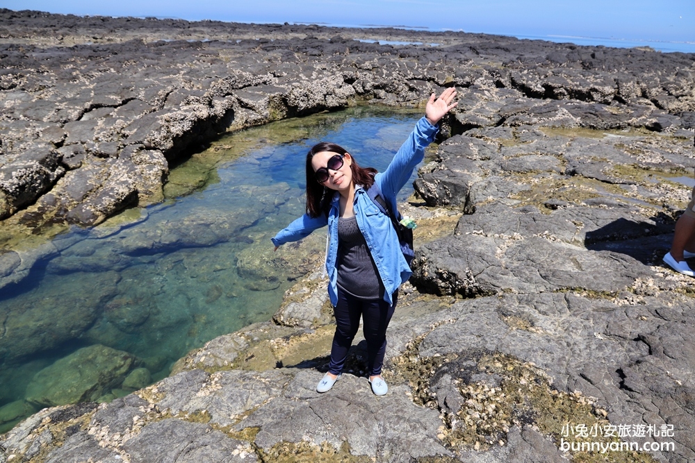 澎湖景點「龍蝦島」抓龍蝦吃泡麵，澎澎灘透明獨木舟一日遊。