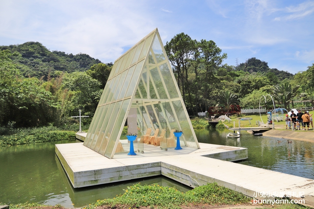 桃園大溪》富田花園農場，可愛羊駝、城堡、水上教堂一次拍個夠