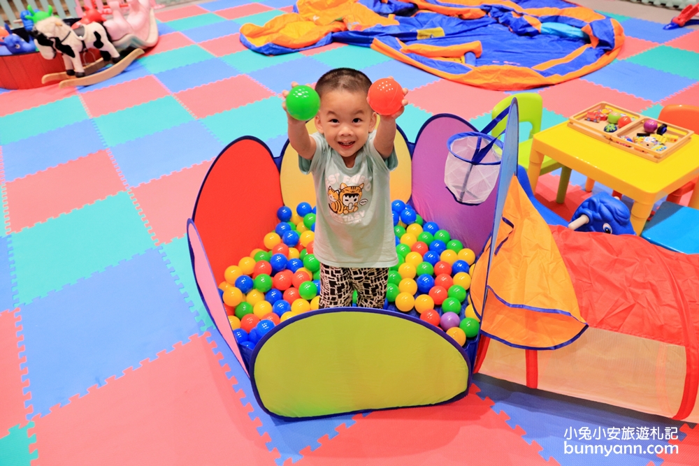 高雄住宿》小孩瘋玩！高雄明麗飯店隱藏版親子樂園，市區中央舒適飯店。