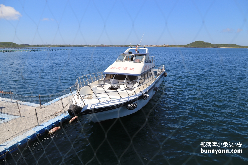 澎湖【海洋牧場】搭半潛艇前往海上皇宮，牡蠣隨你烤+釣海魚真好玩