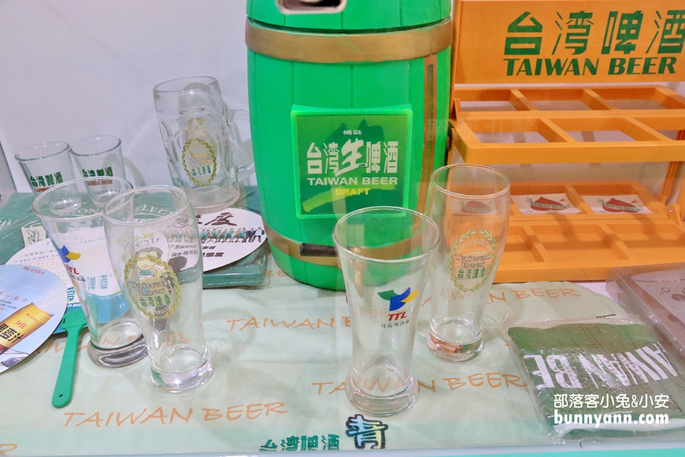 苗栗竹南啤酒廠來買啤酒喝，啤酒桶、北極熊彩繪免費拍