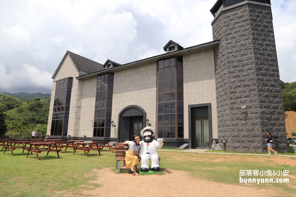 宜蘭金車伯朗咖啡城堡一館二館，可以看海跟龜山島的伯朗咖啡館!!