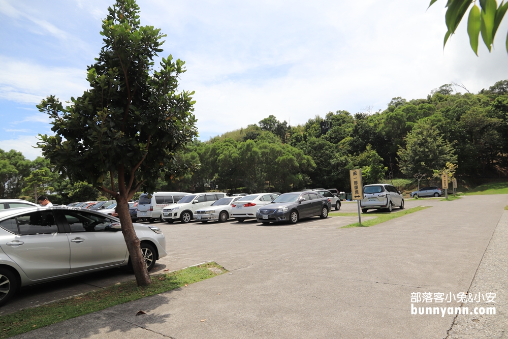 宜蘭金車伯朗咖啡城堡一館二館，可以看海跟龜山島的伯朗咖啡館!!