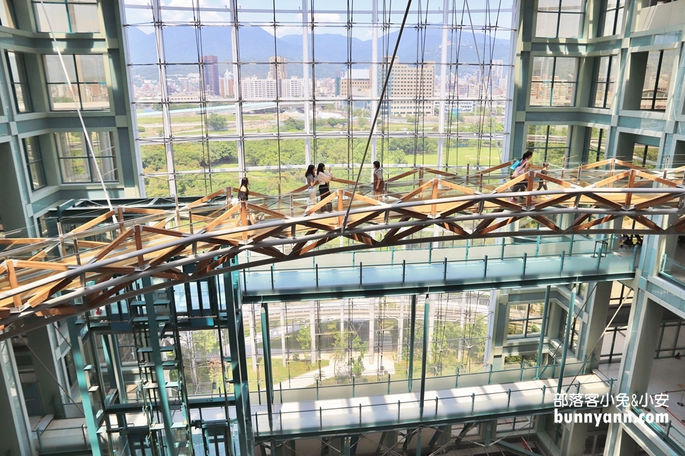 台北【國立台灣科學教育館】來玩士林科教館，暢遊親子設施、天空步道、展覽玩樂通通有！