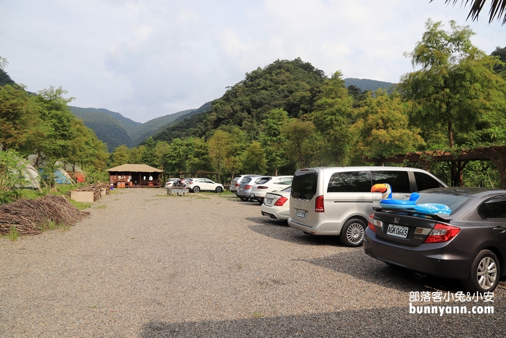 宜蘭鳳梨屋水上莊園｜夢幻鞦韆＋鳳梨泳池拍好拍滿！