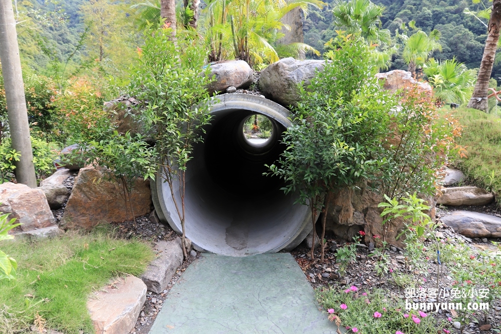 宜蘭鳳梨屋水上莊園｜夢幻鞦韆＋鳳梨泳池拍好拍滿！