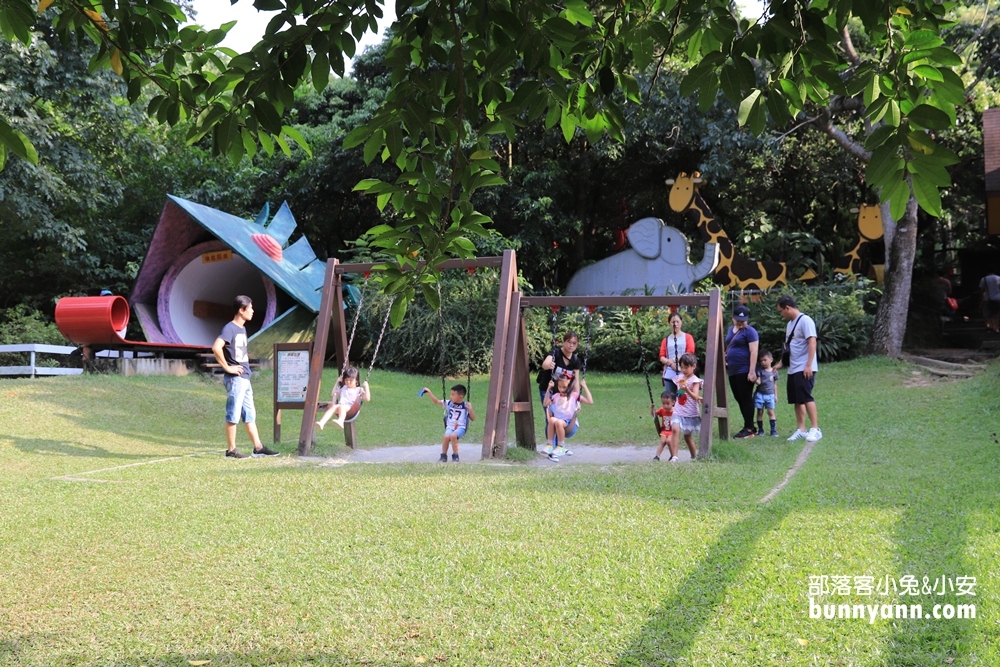 嘉義景點》綠盈牧場(粉牛樂園)全年齡都適合，牽牛花溜滑梯超好玩