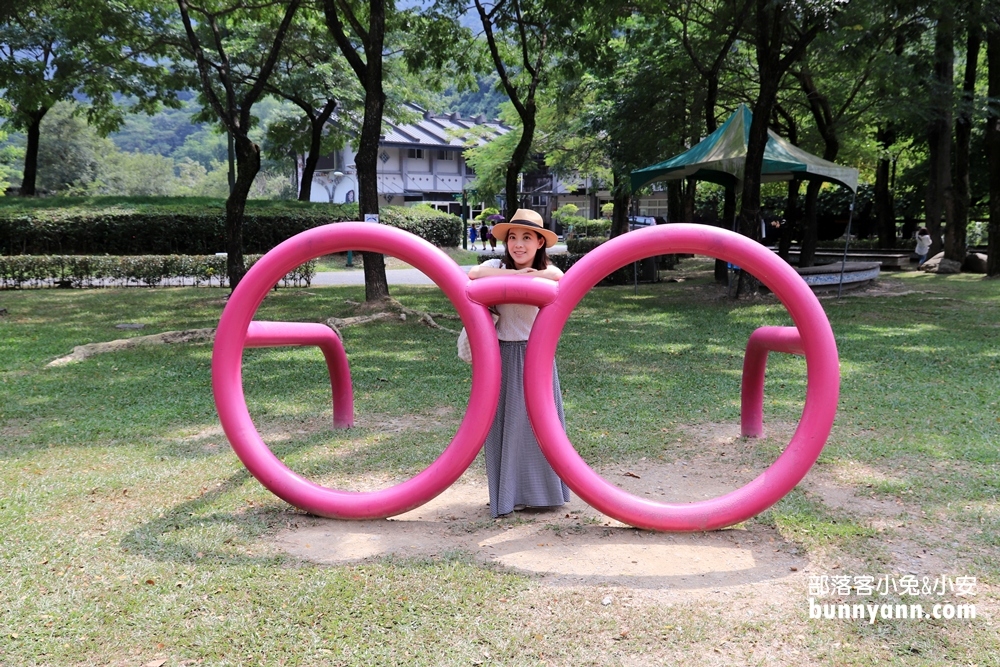 屏東涼山遊憩區美拍沁涼瀑布，可愛哈比屋、環山步道，舒緩壓力來這走