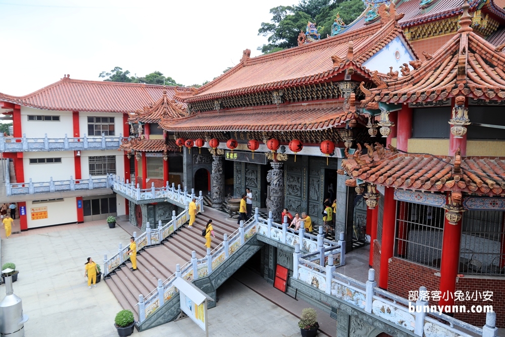 雲林》地球廟！靈台山建德寺地母廟，環球一圈祈福，摸摸巨大金元寶