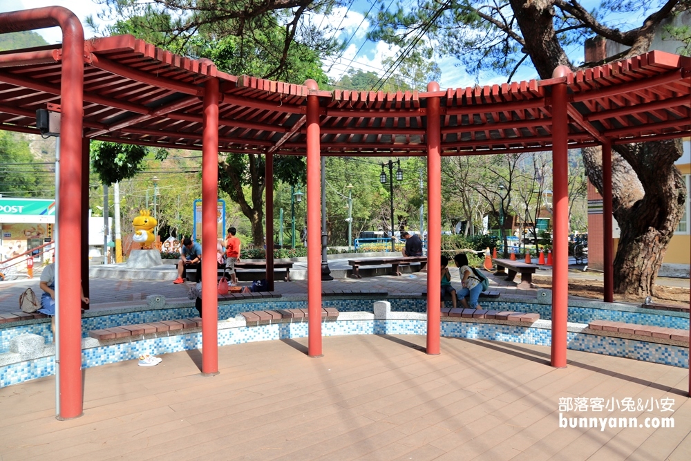 【台中】谷關溫泉公園，無料戶外溫泉美人足湯，泡完皮膚滑溜溜