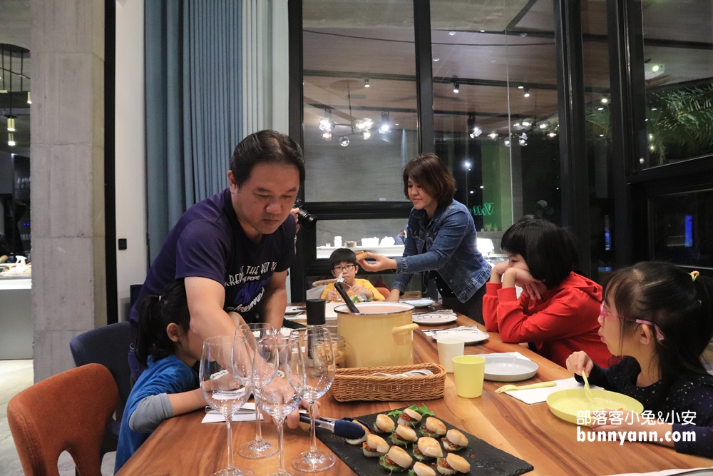 楊丞琳來過！Villa V宜蘭頂級會館，🌿落羽松溪畔划船，浮誇下午茶約會