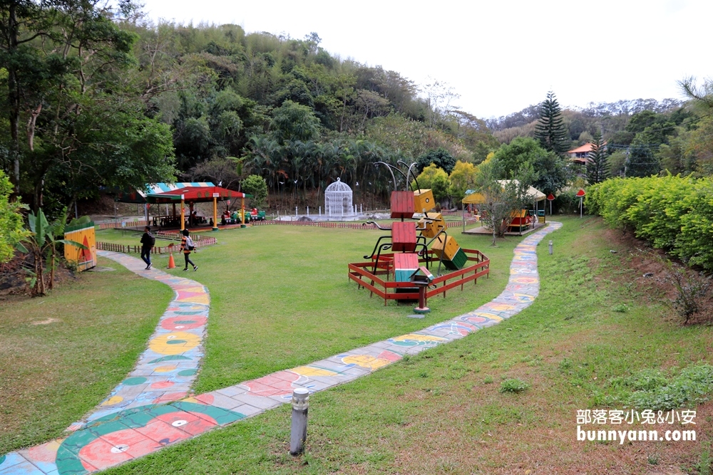 新竹》紅的黃的都有！全台唯一的西瓜莊園，西瓜學堂、西瓜小火車、玩到不想回家