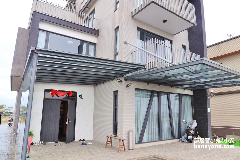 宜蘭住宿「河沿悅舍之農情秘驛」溜滑梯房、親子賽車隨你玩!!